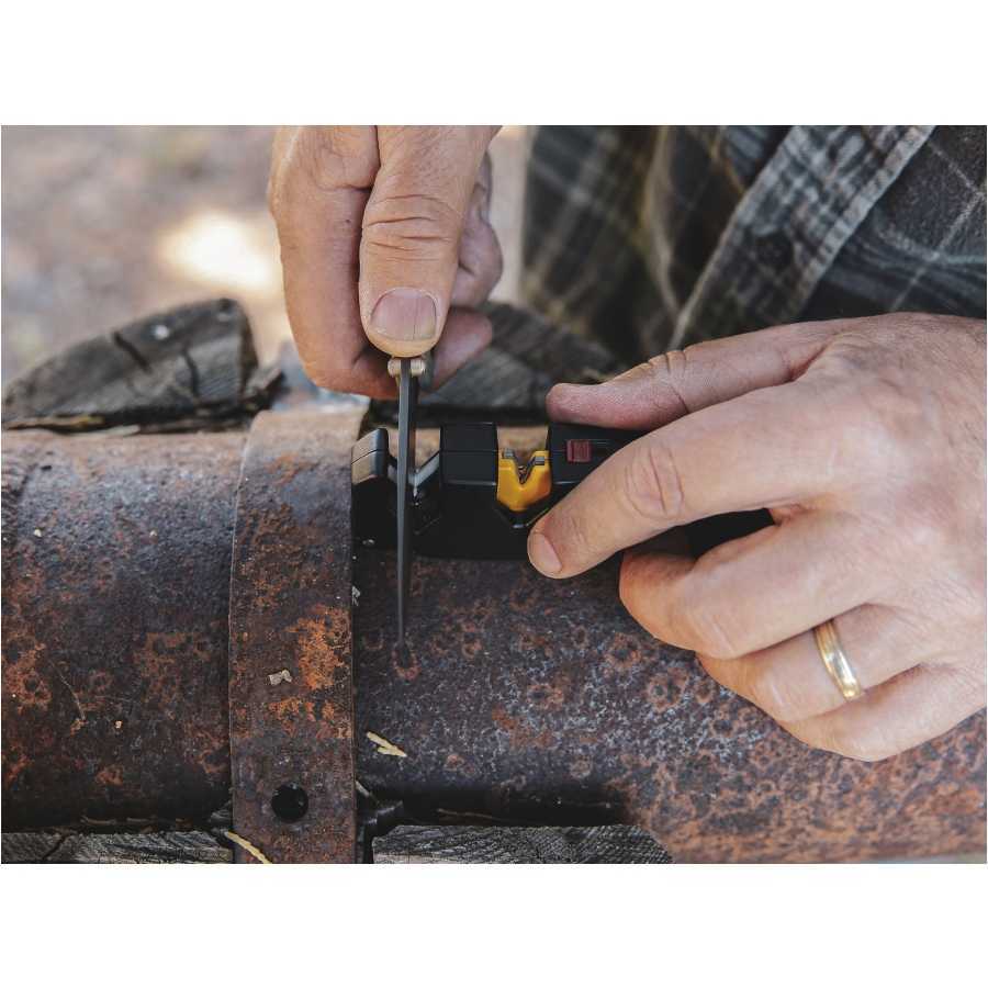 Pivot Plus quick knife sharpener