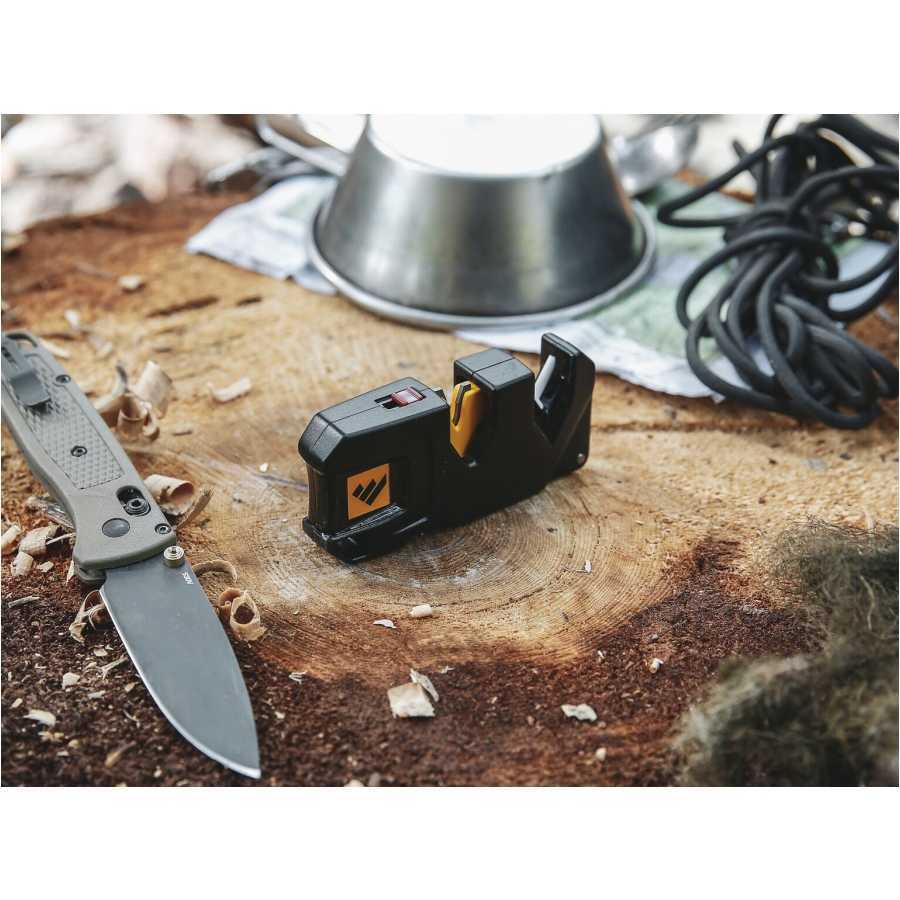 Pivot Plus quick knife sharpener