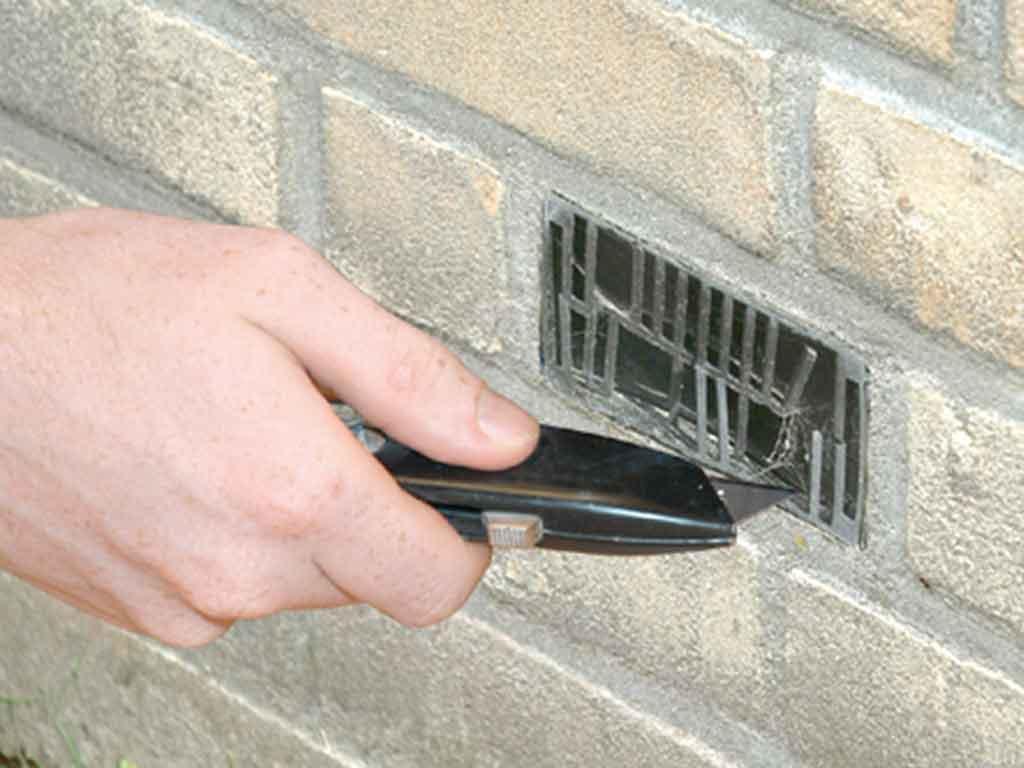 Gap grid stainless steel 5 x10,5 cm stall for livestock pest control