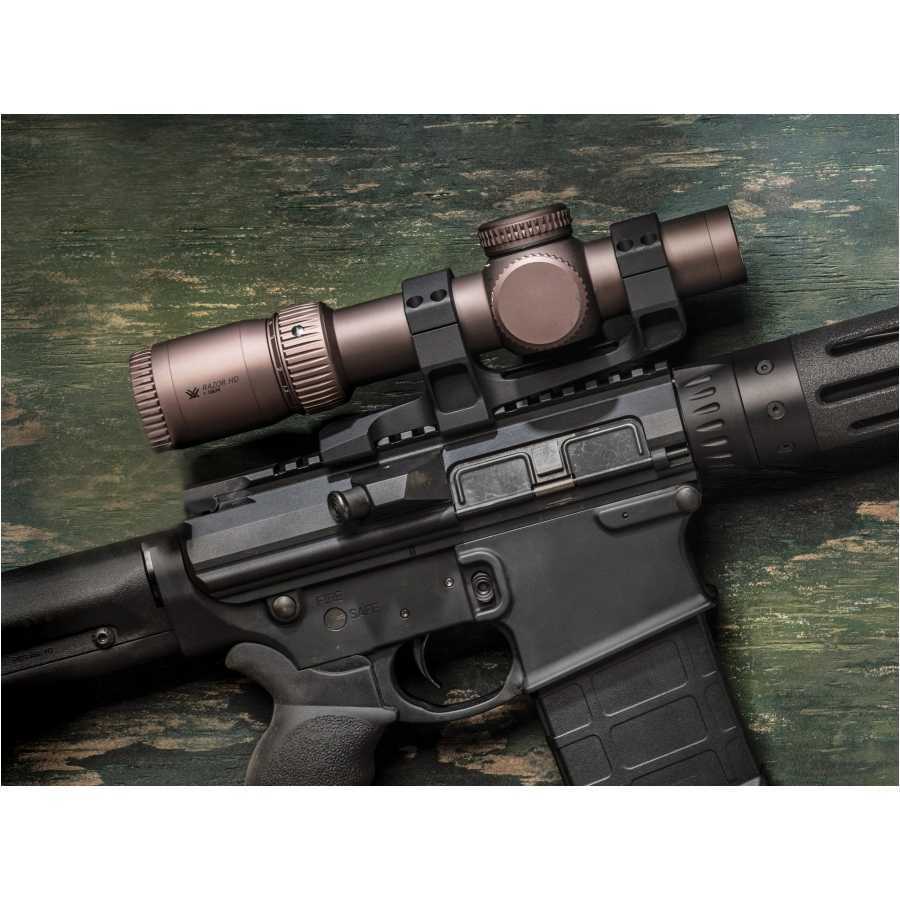 Razor III HD 1-10x24 FFP 34 mm AO EBR-9 MOA/MRAD binoculars