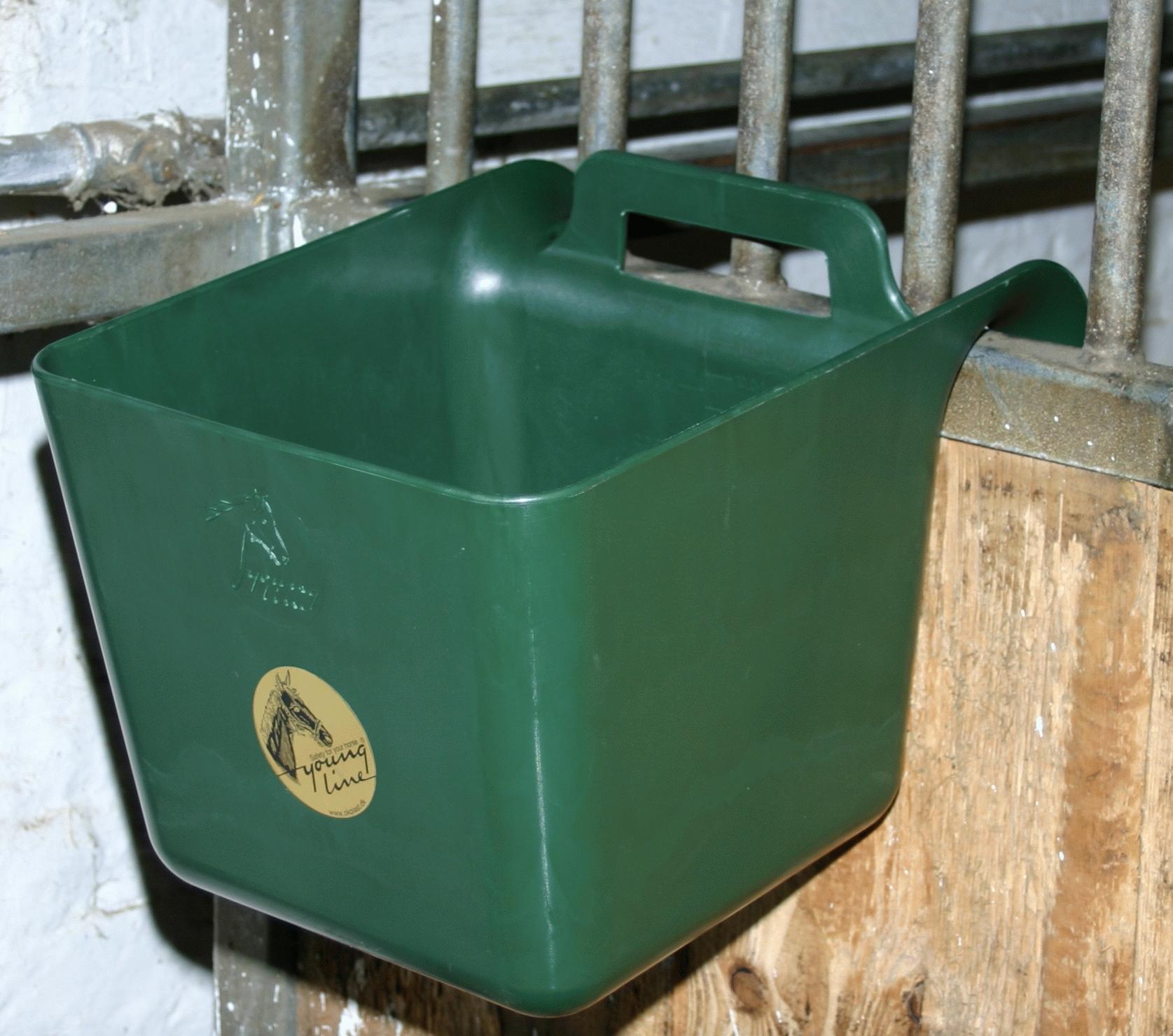 feeding trough green vertical 11 l with plastic stable animal housing feeding drinking technology