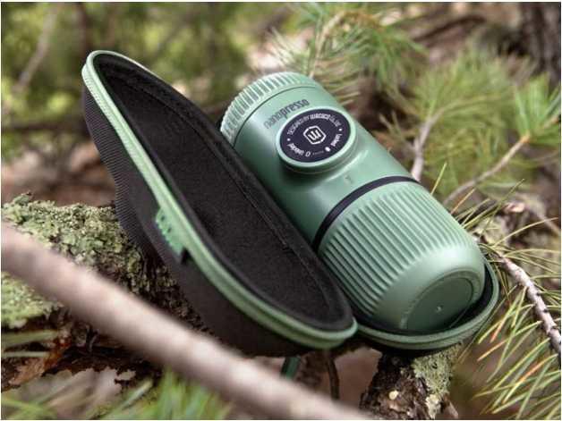 Nanopresso Moss Green travel coffee maker with case