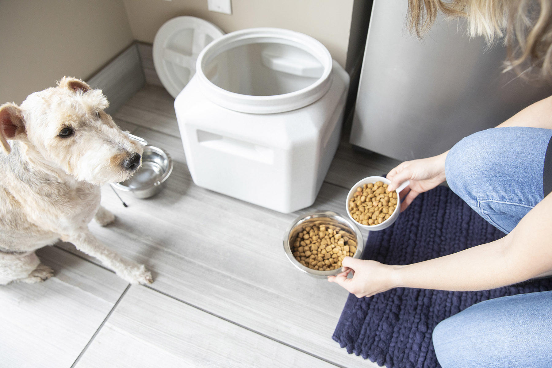 Outback 30 l feed storage barn livestock feeding feeding drink technology container