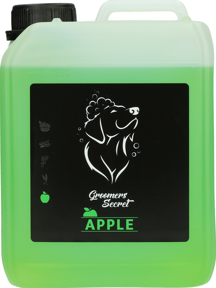 Apple scented shampoo with strong cleansing action, cat shampoo, grooming