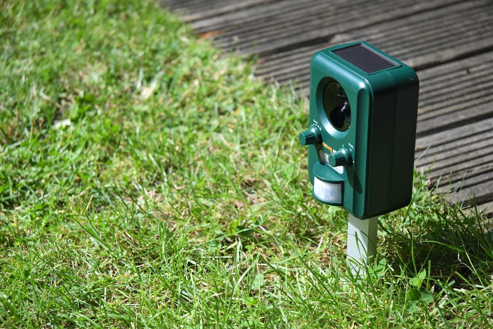 ultrasonic animal alarm with solar panel barn livestock electric shepherd