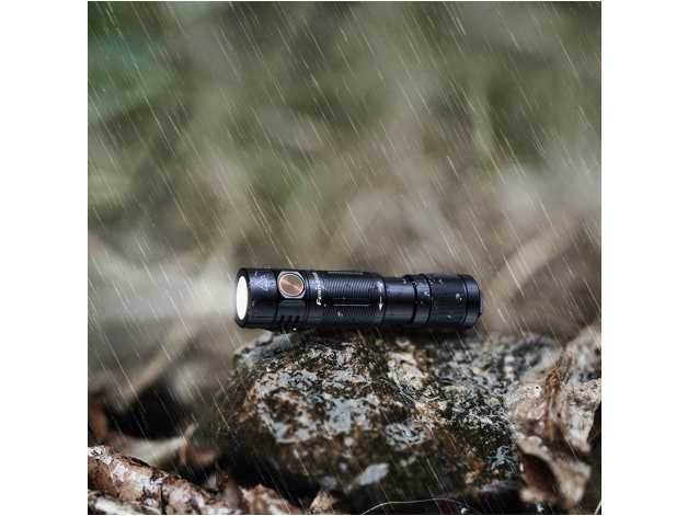 E05R black LED flashlight