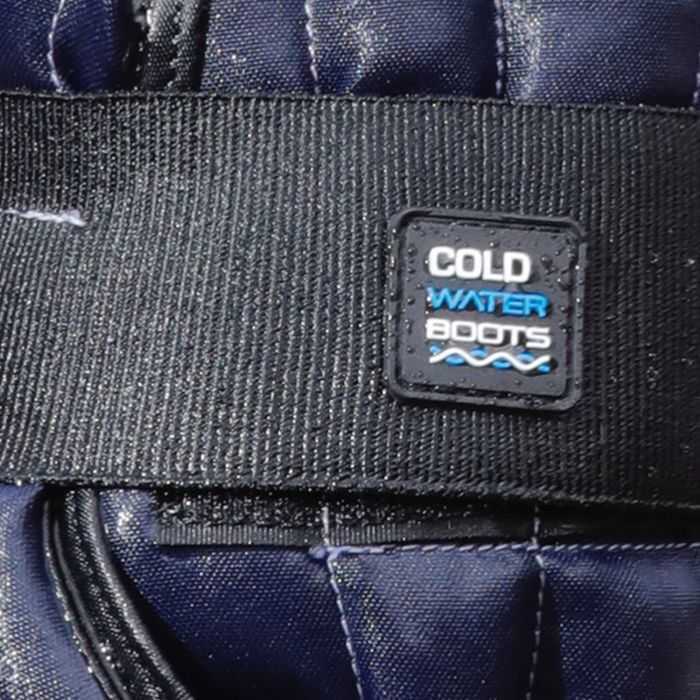 Protective cold water boots for horses