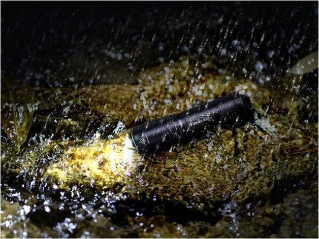 E01 V2.0 LED flashlight