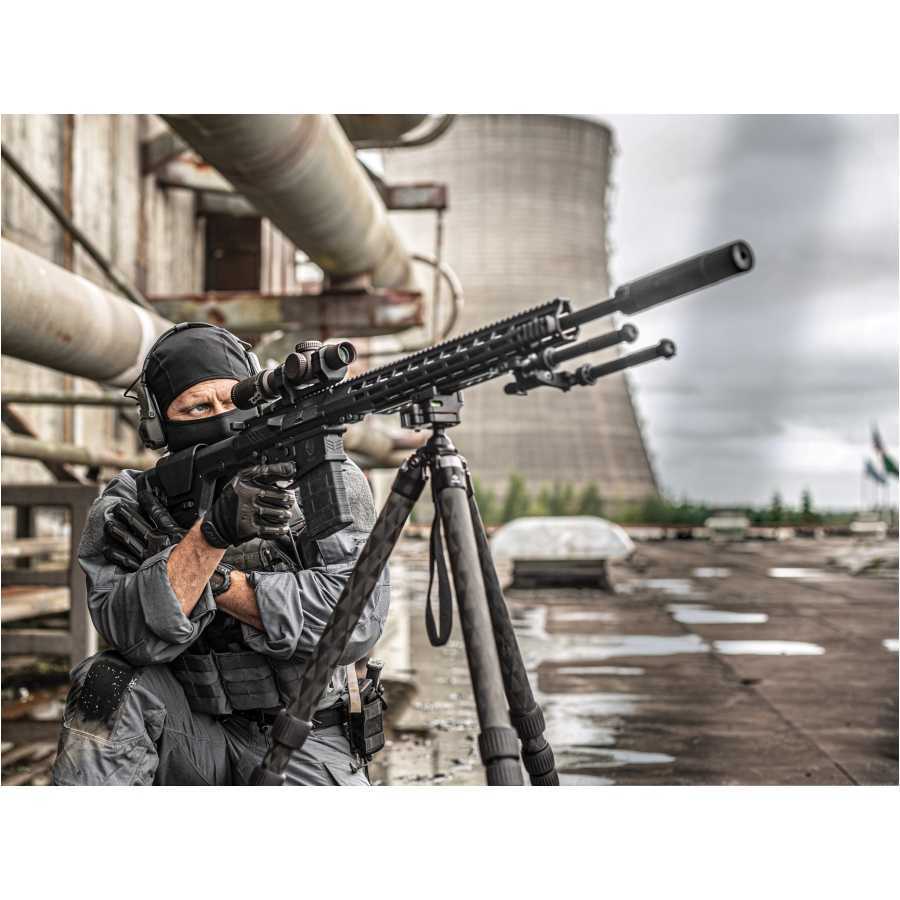 Razor III HD 1-10x24 FFP 34 mm AO EBR-9 MOA/MRAD binoculars