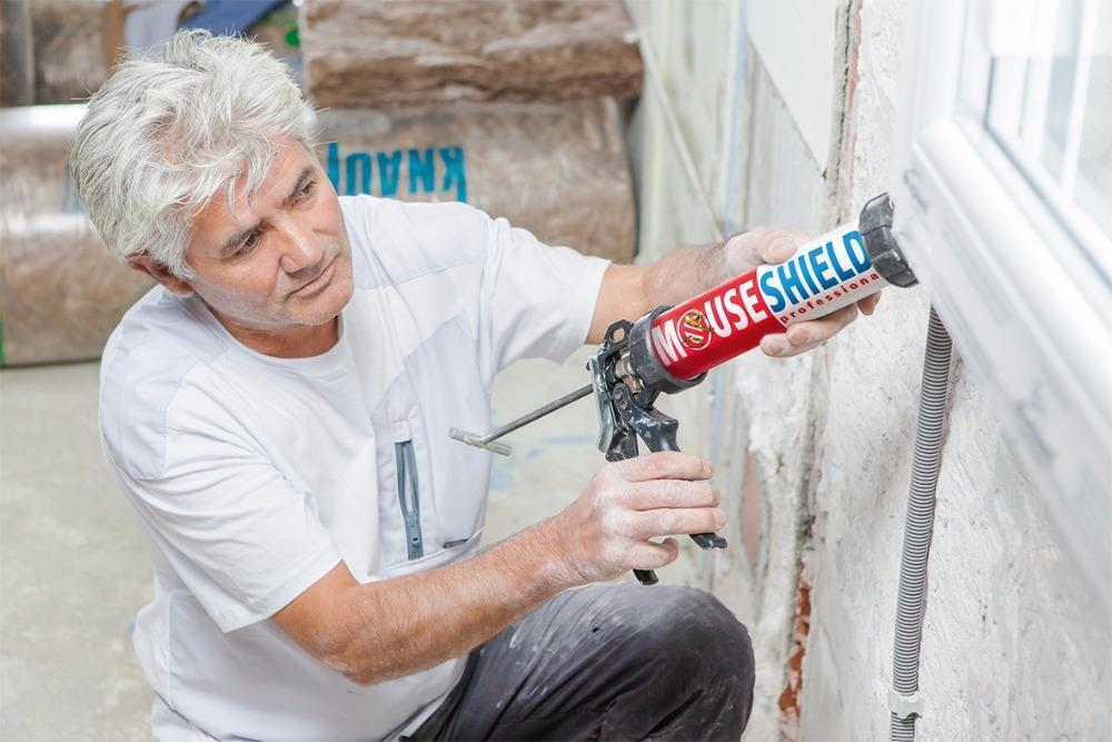 sealing paste containing metal particles stable livestock pest control