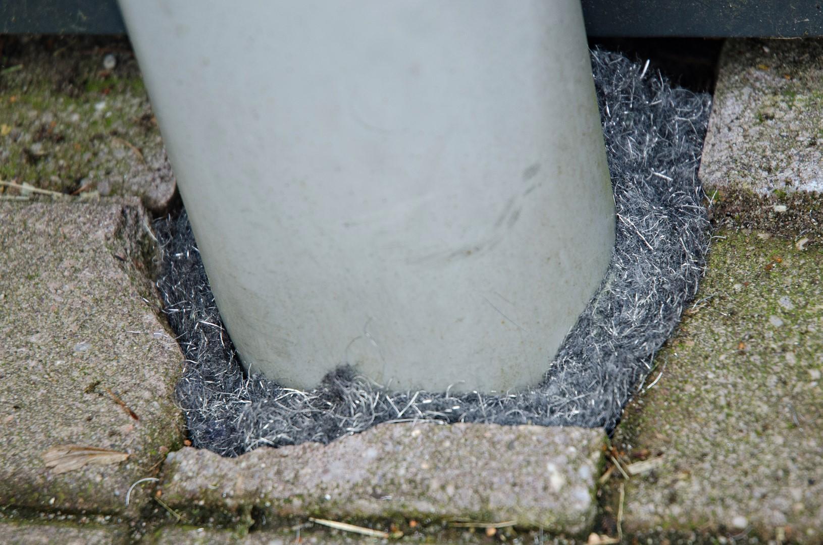 stuffing fabric against rodents stable animal husbandry pest control