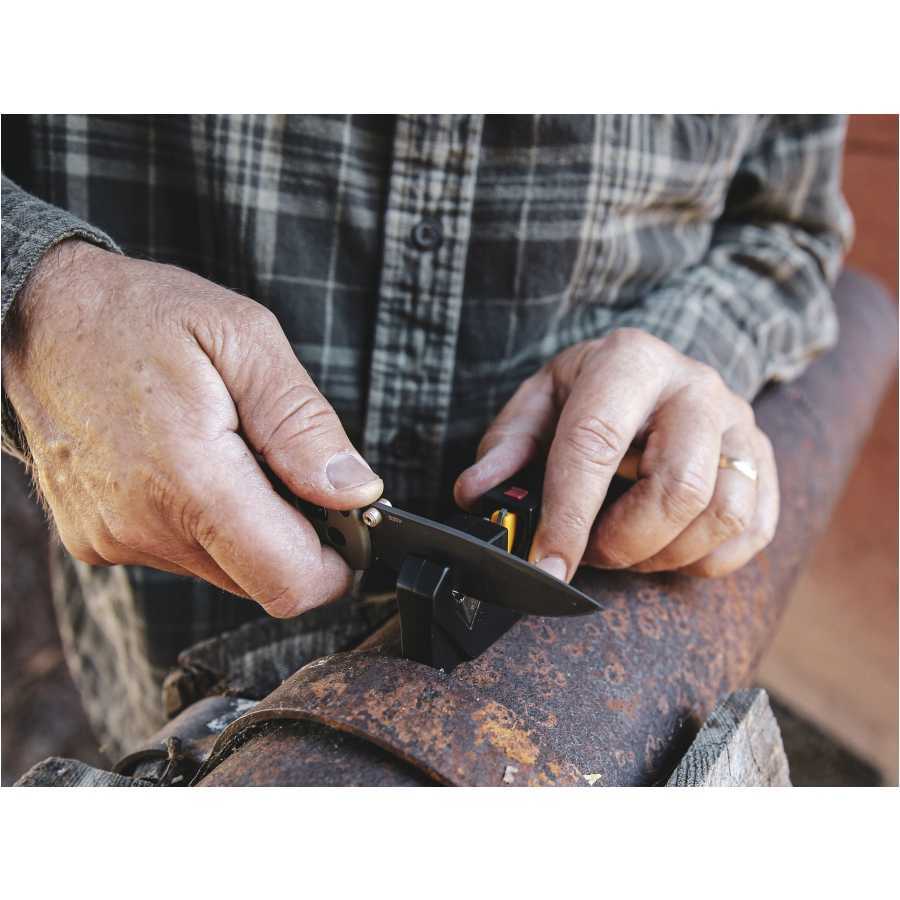 Pivot Plus quick knife sharpener
