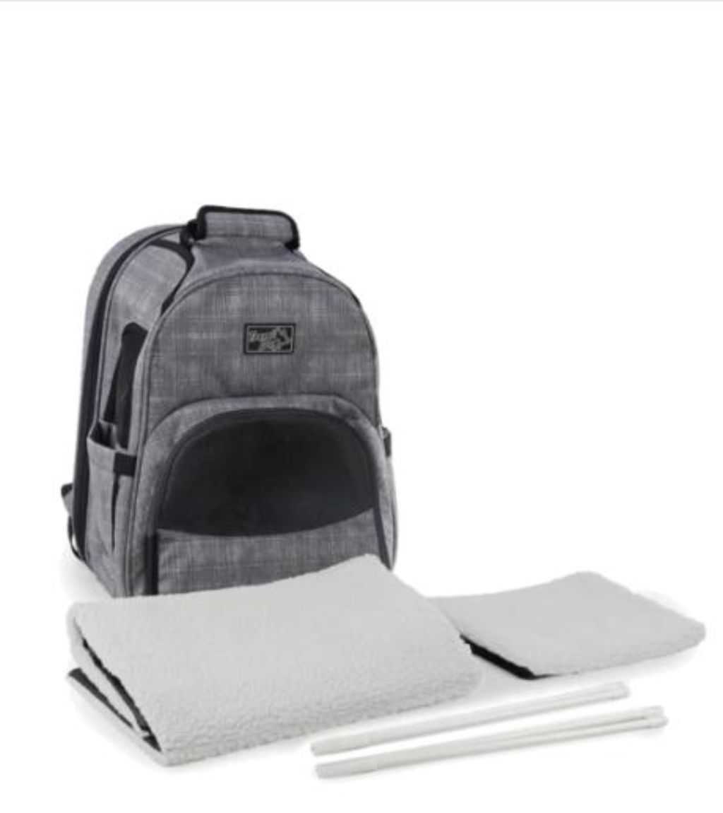 Backpacker travel home for dogs