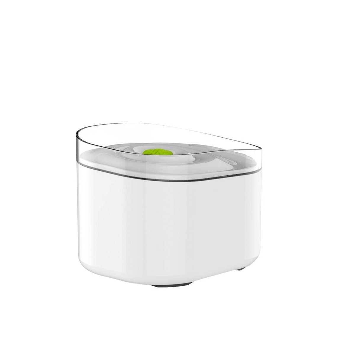 Drinking fountain for dogs and cats