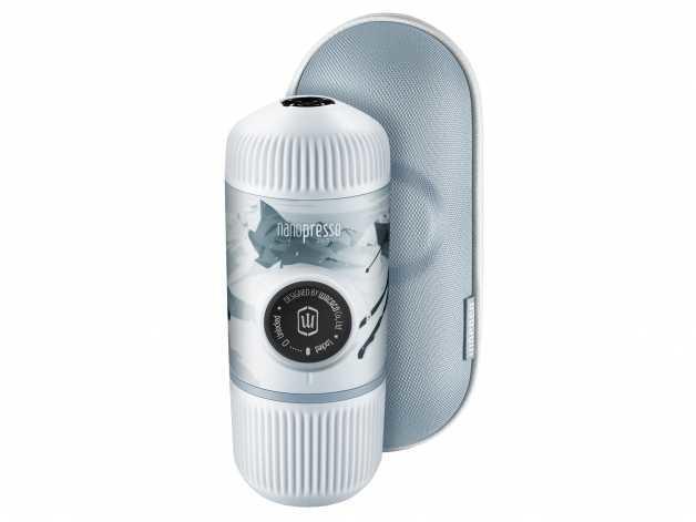 Wacaco Nanopresso Winter Ride travel machine with case