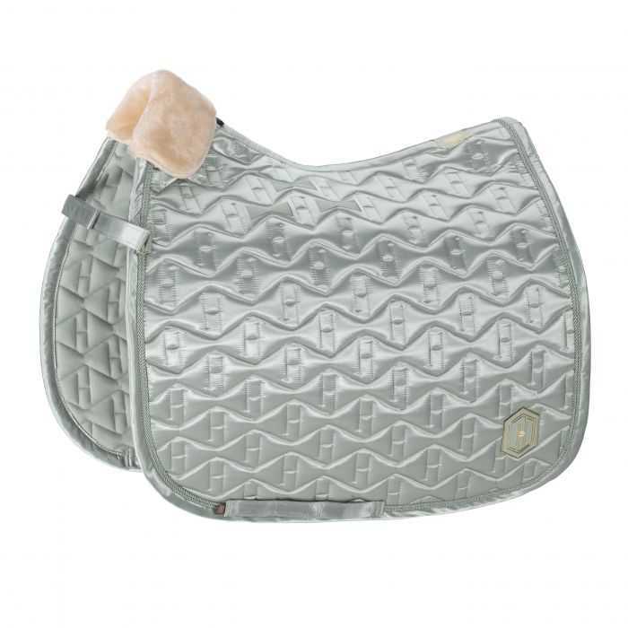 Dressage saddle pad